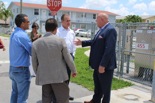 Congressman Diaz-Balart shaking hands with man