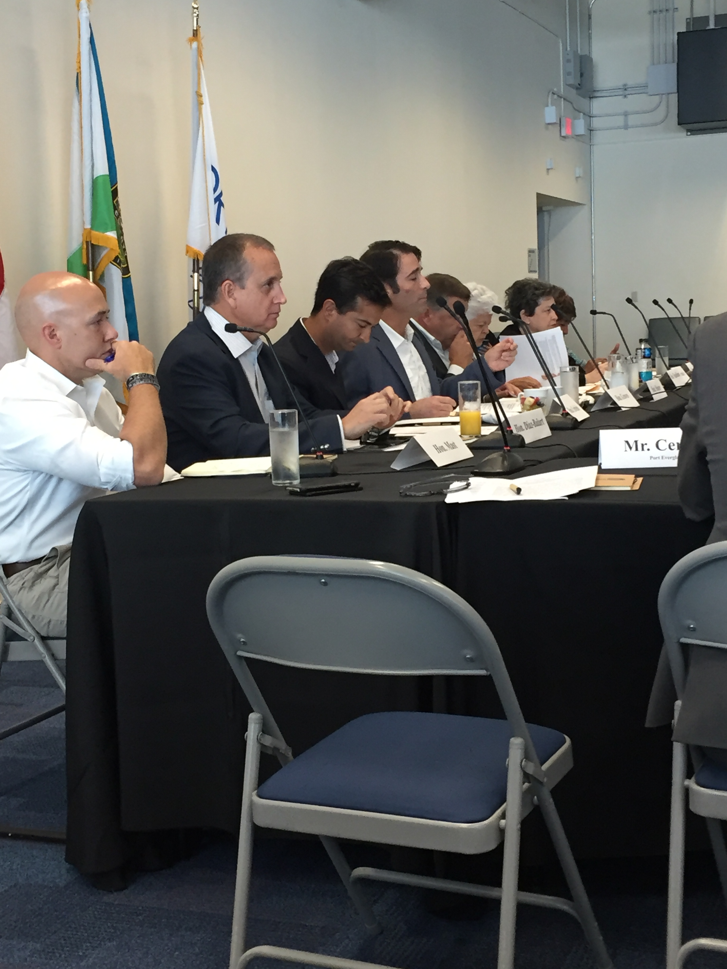 Congressman Diaz-Balart at roundtable